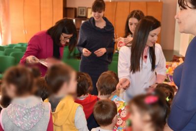 Campania - O jucărie aduce bucurie! 