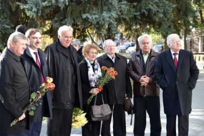 In memoriam Eugen Gladun și Petru Stratulat