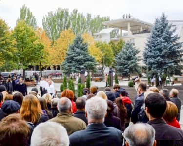 Inaugurarea savanților și medicilor iluștri