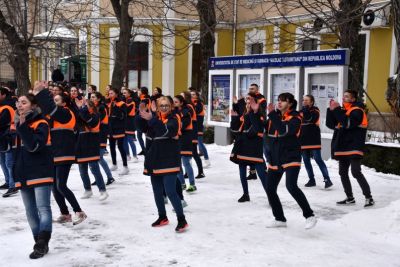 Flashmob în sprijinul 903